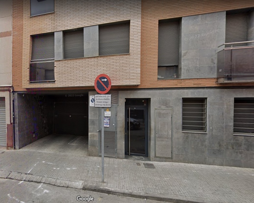 Piso y plaza de garaje en C/ Méndez y Pelayo, Terrassa (Barcelona)