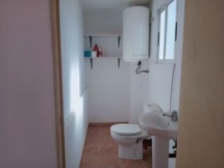 Local en C/ Perfecto Rico Mira 8