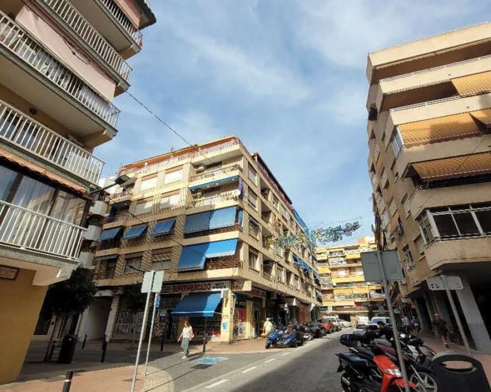 Local en C/ del Pino, Benidorm (Alicante)