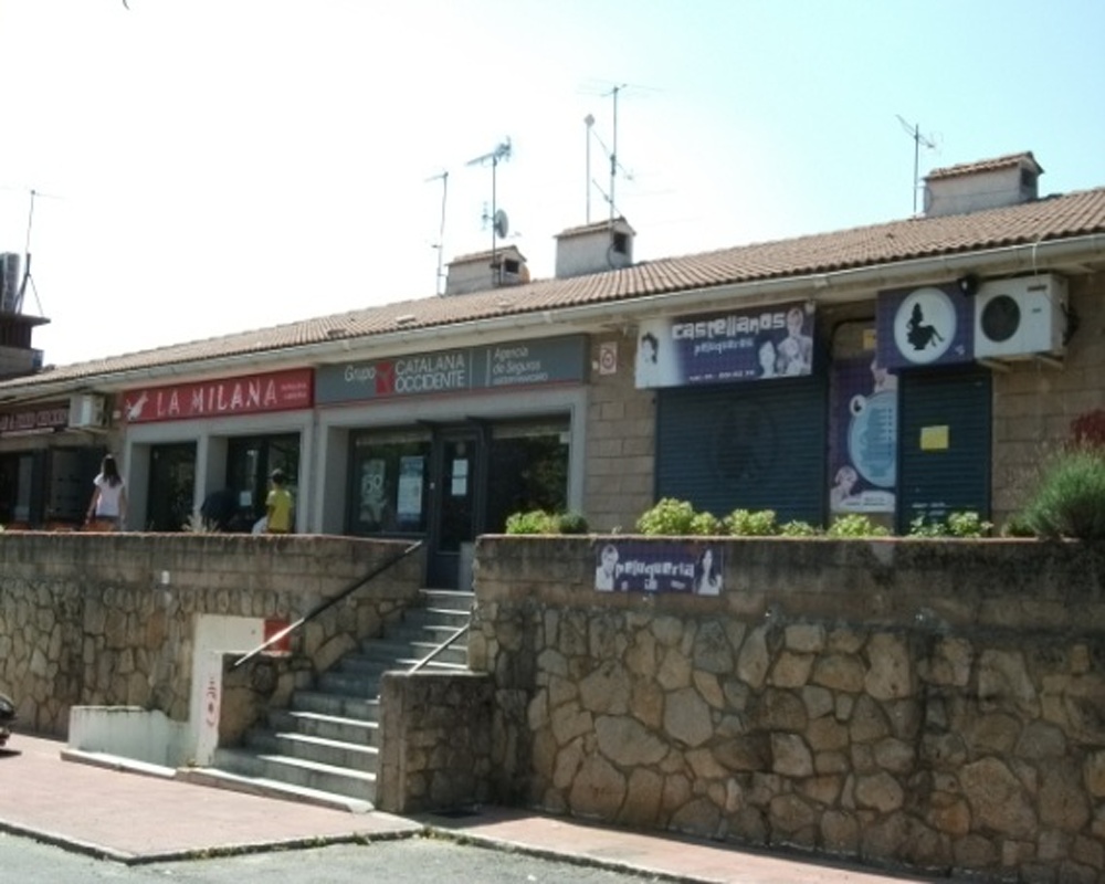 Local comercial en C/ de Betanzos - Alpedrete - Madrid