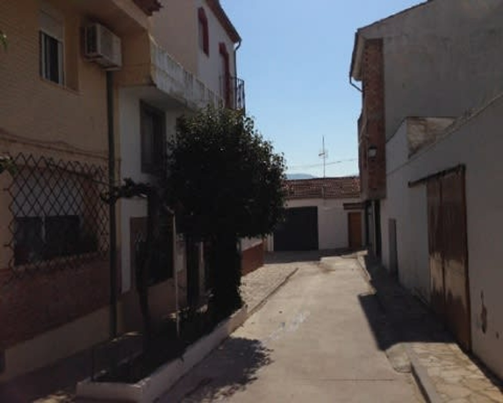 Casa adosada en  C/ Jiménez Sáez, Cárcheles (Jaén)