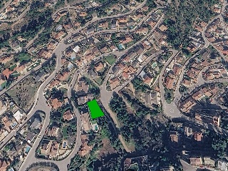 Suelo urbano consolidado en C/ Les Flors - Vallirana - Barcelona 19
