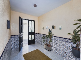 04991-0001 28