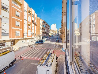 Piso en Av de la Constitució  58