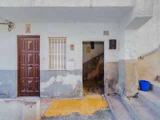 Piso en C/ Luchana - Almería - 18