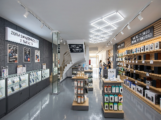 Local en C/Vilanova de la Muga 8