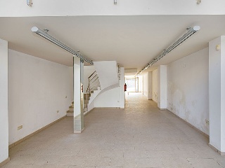 Local en C/Vilanova de la Muga 9