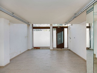 Local en C/Vilanova de la Muga 11