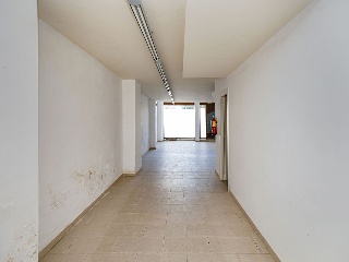 Local en C/Vilanova de la Muga 14