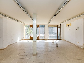 Local en C/Vilanova de la Muga 15