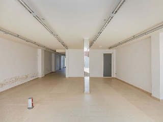 Local en C/Vilanova de la Muga 18