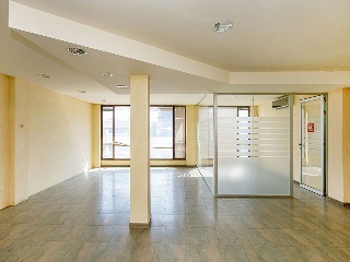 Local en C/Vilanova de la Muga 26