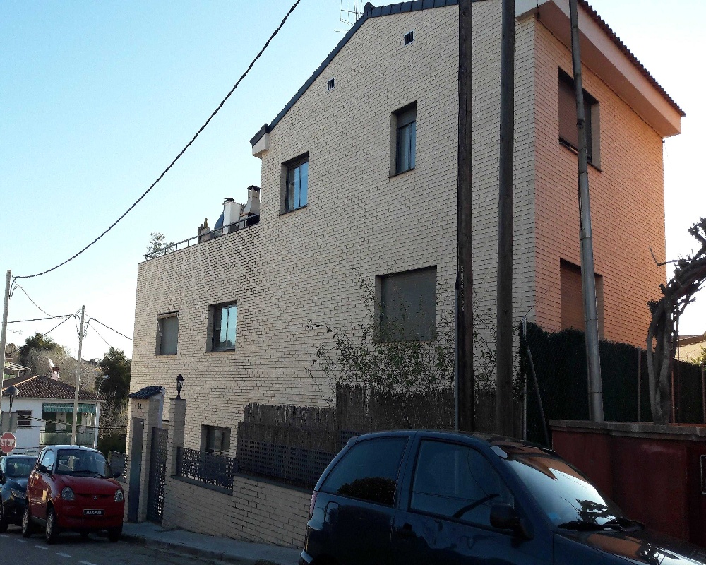 Locales en  C/ Andorra, Calafell (Tarragona)