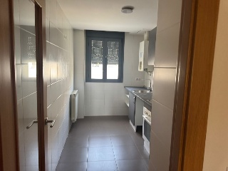 Piso y garaje en C/ Ana María Matute, Logroño (La Rioja) 5