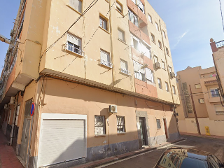 Piso en venta en Almería de 61  m²