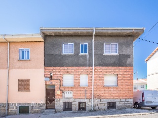 Piso en venta en Navas Del Marqués (las) de 82  m²