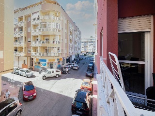 Vivienda en C/ Ronda César Cánovas 17