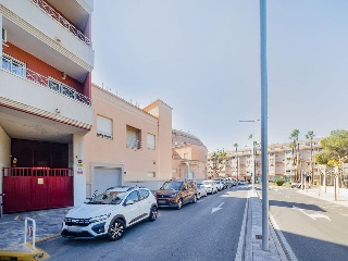 Vivienda en C/ Ronda César Cánovas 23