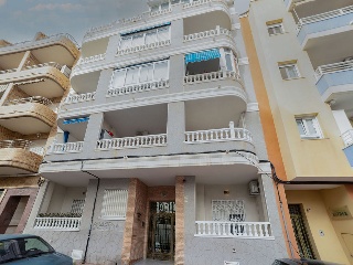 Piso en venta en Torrevieja de 61  m²