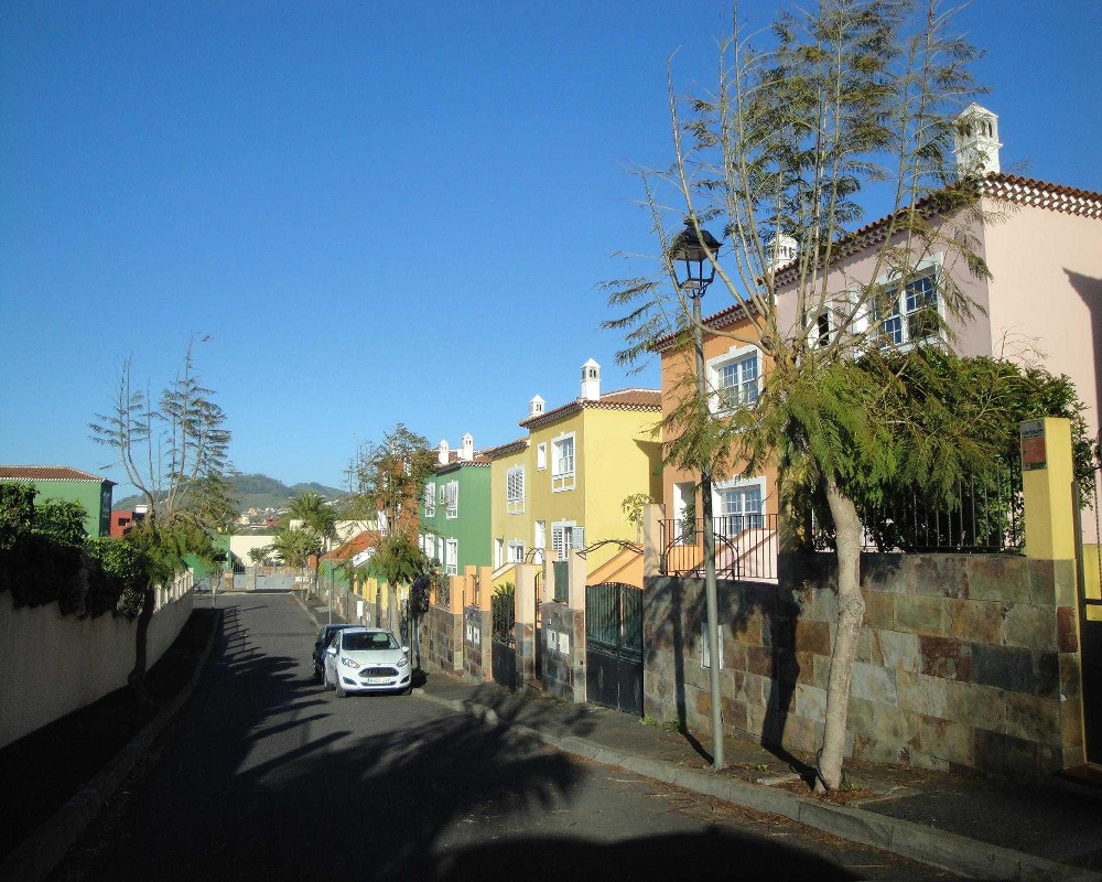 Casa adosada en C/ Jardín del Sol, Tacoronte (Santa Cruz de Tenerife)