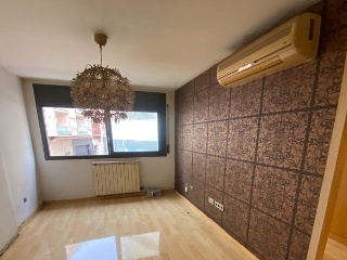 Piso en C/ Anselm Clave 4
