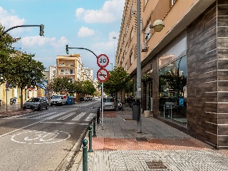 Local en Av. San Severiano 14