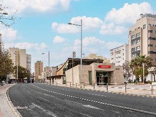 Local en Av. San Severiano 17