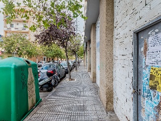 Local en Av. San Severiano 23