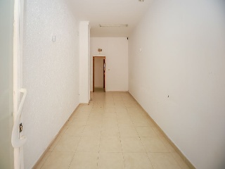 Local en PJ Sor Lluisa Estivill - Reus - 8