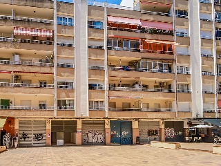 Local en PJ Sor Lluisa Estivill - Reus - 14