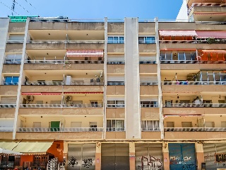 Local en PJ Sor Lluisa Estivill - Reus - 20