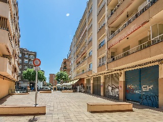 Local en PJ Sor Lluisa Estivill - Reus - 21