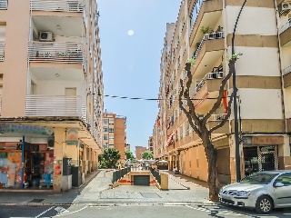 Local en PJ Sor Lluisa Estivill - Reus - 22