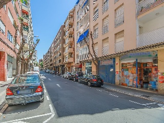 Local en PJ Sor Lluisa Estivill - Reus - 23