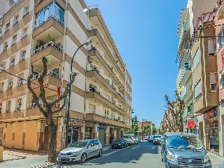 Local en PJ Sor Lluisa Estivill - Reus - 24