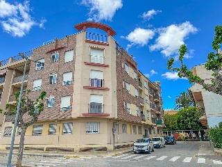 Piso con garaje y trastero en Beniel 28