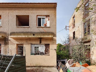 Casas adosada en construcción detenida en C/ Pont - Reus - 9