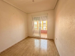 Piso con garaje en Pilar de la Horadada 12