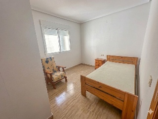 Piso con garaje en Pilar de la Horadada 18