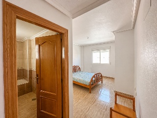 Piso con garaje en Pilar de la Horadada 25