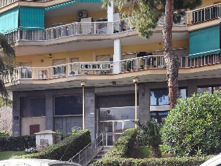 Local en venta en Badalona de 123  m²