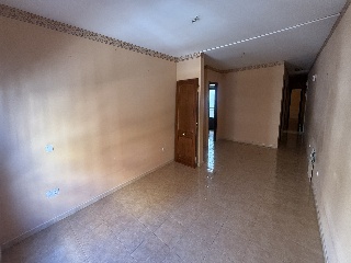 Piso con garaje en C/ Hernán Cortés 4