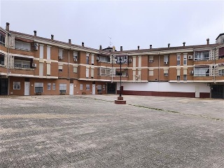 Piso en Urb. Los Rosales, Cáceres 3
