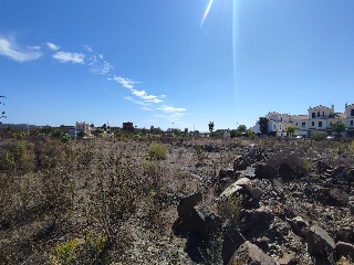 Solar en Av Rosalía de Castro 7