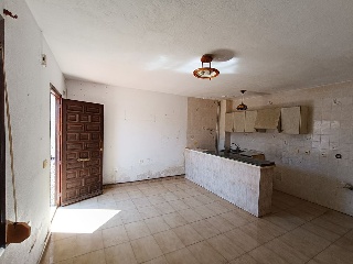 Casa adosada en  Urbanización La Regia 3