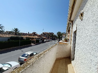 Casa adosada en  Urbanización La Regia 11