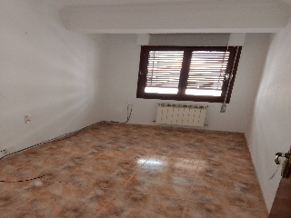Piso en C/ Desiderio Escosura, Zaragoza 3