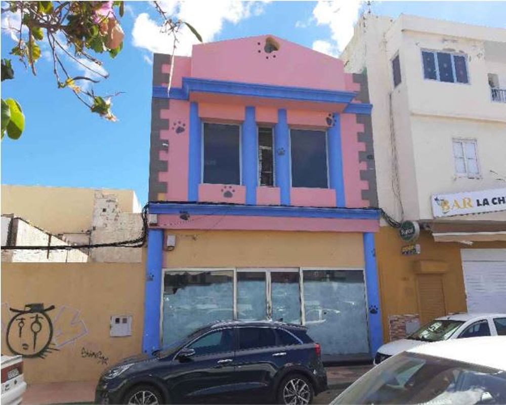 Local en C/ Primero de Mayo - Vecindario - 