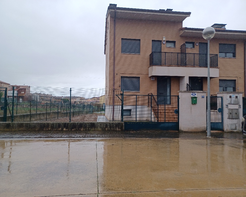 Chalet adosado en Uruñuela - La Rioja -