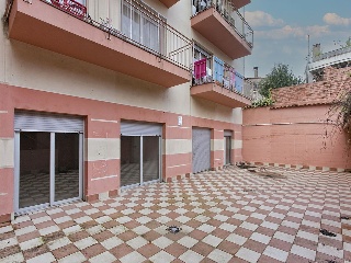 Local y garajes en C/ Anoia, Gelida (Barcelona) 35